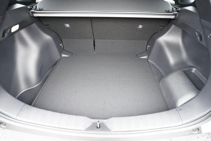 Immagine prodotto Aristar Vasca per Toyota Corolla Cross Hybrid (piano di carico superiore) da 11.2022