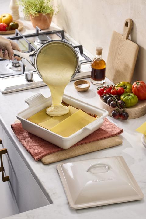 Produktbild Le Creuset Auflaufform Tradition Deckel aus Steinzeug quadratisch Meringue