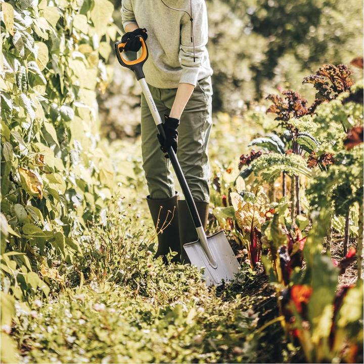 Produktbild Fiskars Xact Abgerundeter Spaten