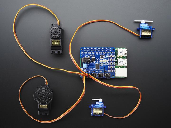 Produktbild Adafruit 16-Channel PWM Servo HAT für Raspberry Pi
