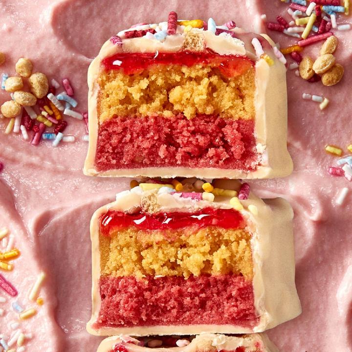 Actual product image MyProtein Retail Layered Bar (12 x 60G) (Vanilla Birthday Cake, 12 pcs., 854 g)