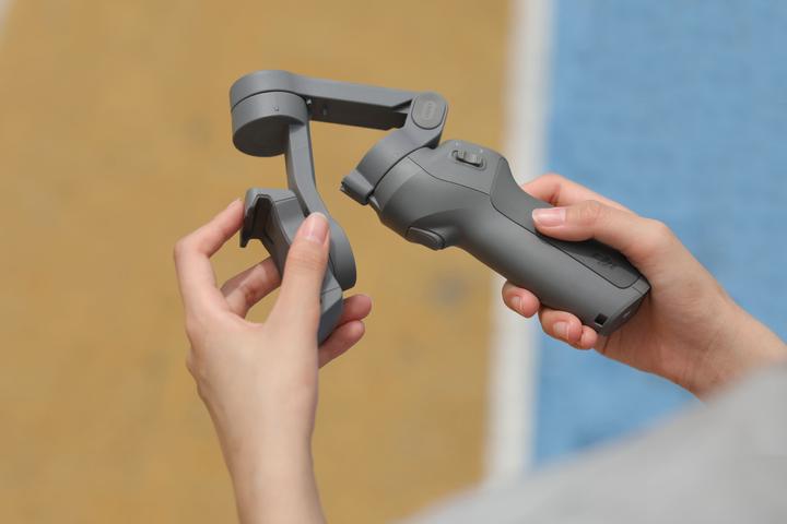 Image du produit DJI Combo Osmo Mobile 3 avec étui (0.23 kg)