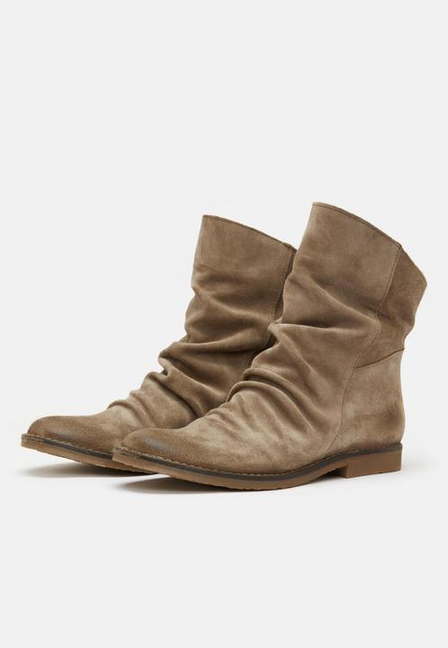 Felmini Clash 8114, die knöchelhohen Felmini-Stiefeletten aus weichem Leder mit Vintage-Finish, versprühen z