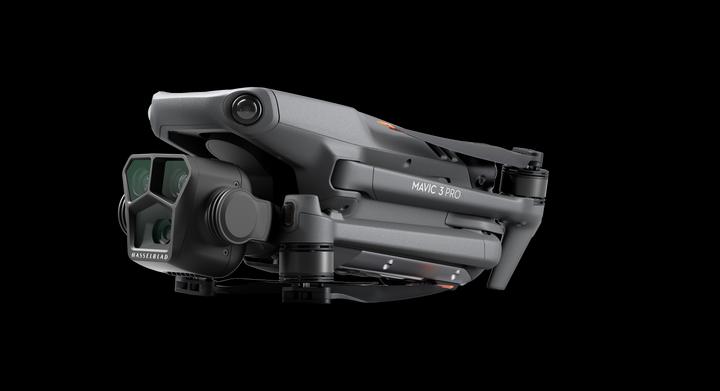 Image du produit DJI Mavic 3 Pro incl. RC (43 min, 958 g, 20 Mpx)