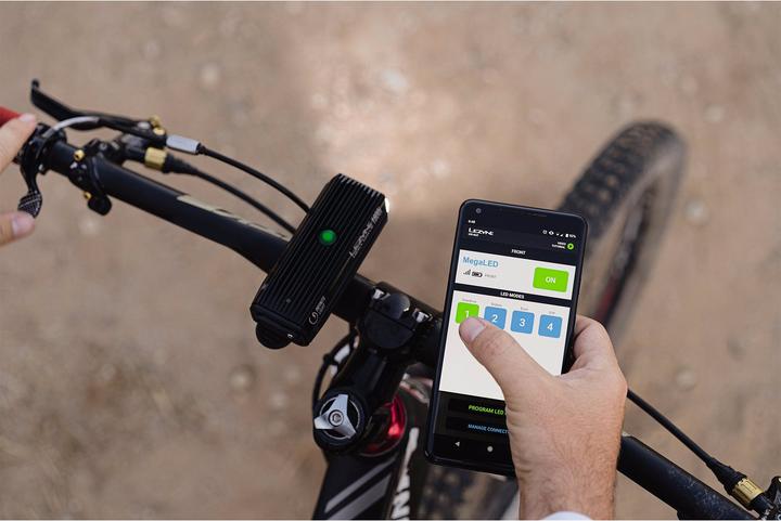 Actual product image Lezyne Mega Drive 1800i Smart Loaded Pro (1800 lm, 75 lm)