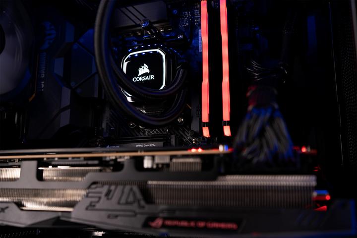 Actual product image Mifcom Tempest RX5700XT (AMD Ryzen 7 3700X, 16 GB, 1000 GB, Radeon RX 5700 XT)