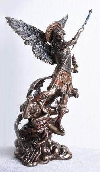Immagine prodotto Palazzo Scultura dell'Arcangelo Michele che lotta contro Lucifero