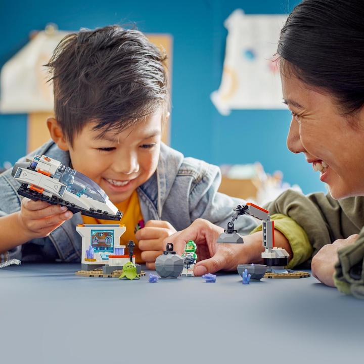 Actual product image LEGO Recovery of an asteroid in space (60429, LEGO City)
