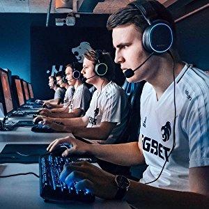 Produktbild SteelSeries Arctis Pro (Kabelgebunden)