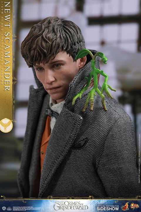 Actual product image Hot Toys Fantastic Beasts 2 "Newt Scamander" 1/6 Scale Figure