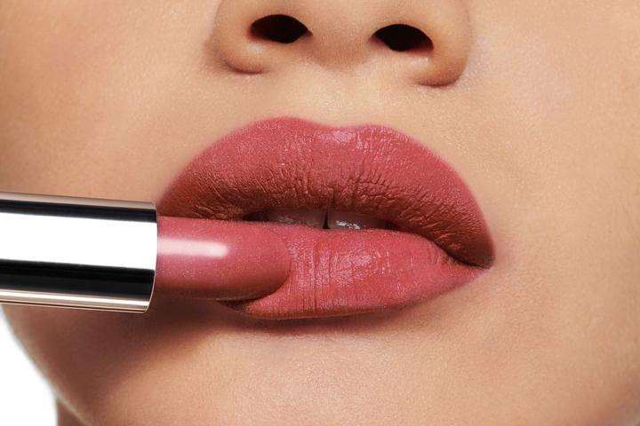 Actual product image Dior Rouge Satin 525 Int24 (525 Chérie)