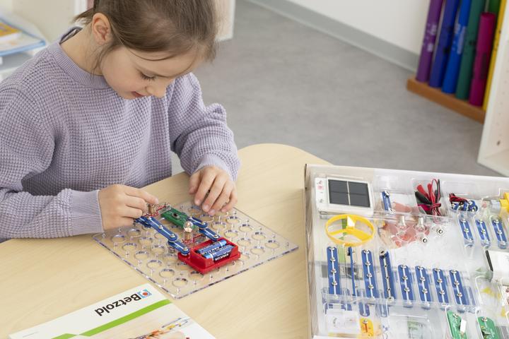 Actual product image Betzold Electric current experiment kit