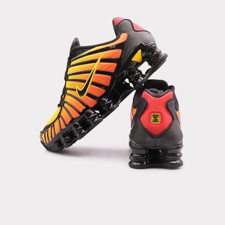 Black, Black-Amarillo