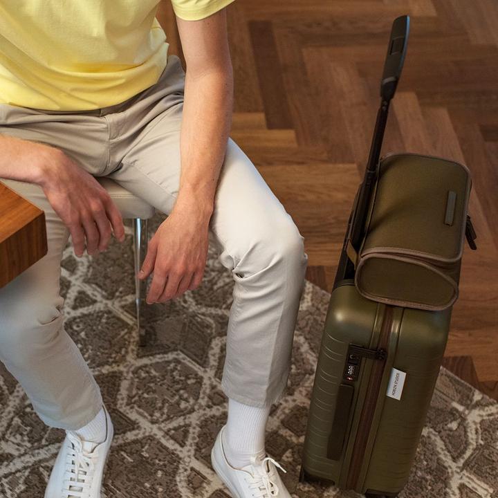 Actual product image Horizn Hand Luggage Suitcase ESSENTIAL H5 dark olive (35 l, Hand luggage (up to 50 litres))