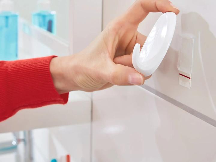 Actual product image tesa Powerstrips