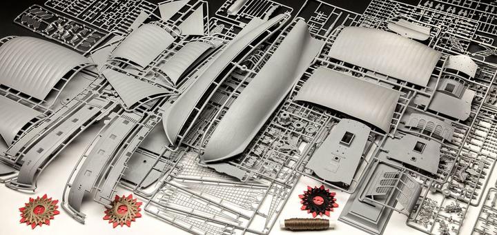 Actual product image Revell Black Pearl
