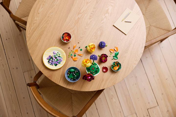 Immagine prodotto LEGO Composizione floreale (10345, LEGO Botanical, Set LEGO rari)