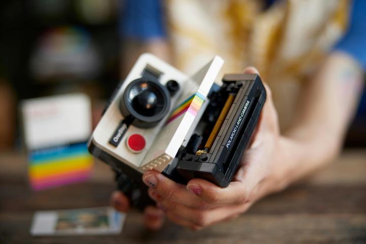 Produktbild LEGO Polaroid OneStep SX-70 Sofortbildkamera (21345, LEGO Ideas)