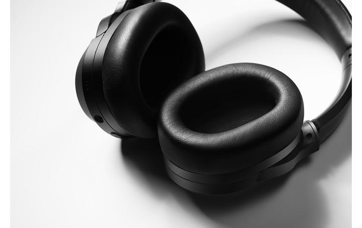Produktbild Edifier STAX Spirit S3 (keine Geräuschunterdrückung, 80 h, Kabelgebunden, Kabellos)