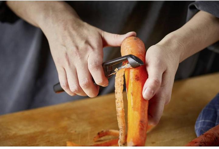 Actual product image Fiskars Peeler