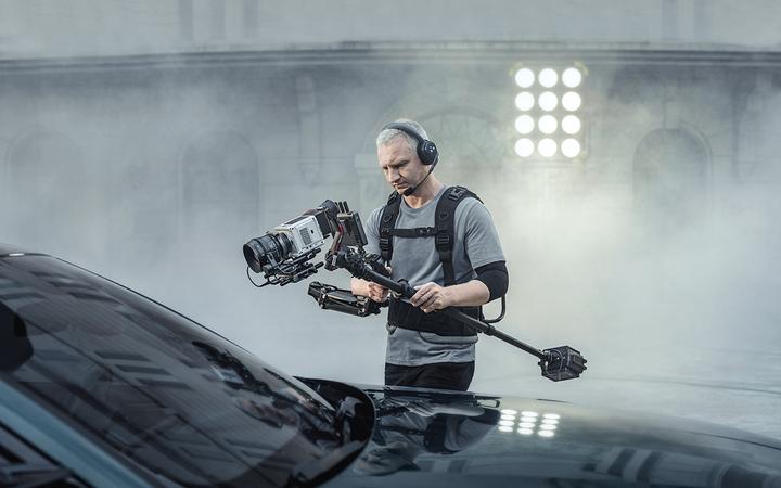 Actual product image DJI RS 3 Pro (System camera, Single-lens reflex camera, 4.50 kg)