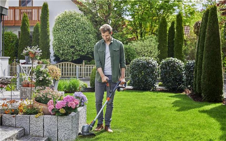 Produktbild Gardena ComfortCut Li-18/23 (Kunststoffmesser)