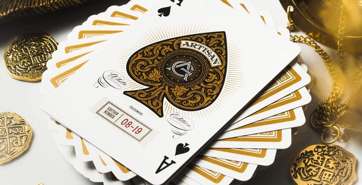 Actual product image Bicycle Tarot del Fuego by Richardo Cavolo (English)