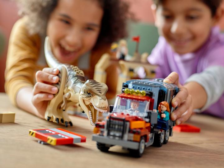 Actual product image LEGO T. Rex & Atrociraptor: Dinosaur Outbreak (76948, LEGO Jurassic World)