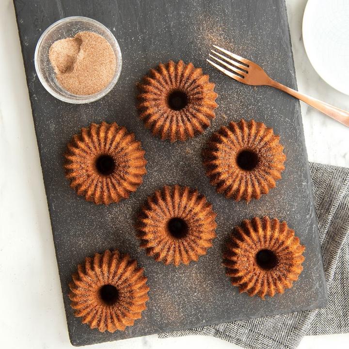 Produktbild Nordic Ware Backform Brilliance Bundtlette Pan
