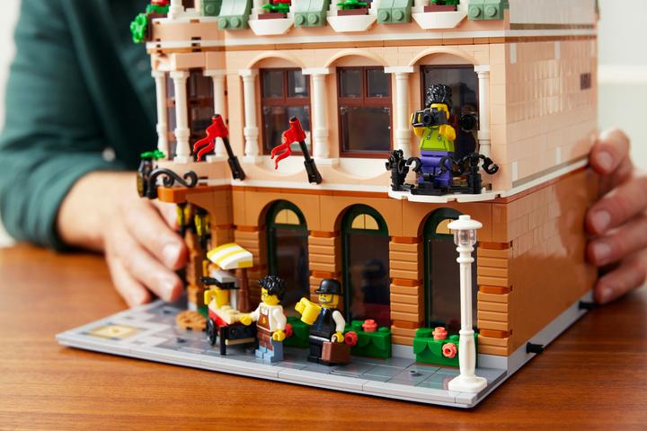 Actual product image LEGO Boutique- Hotel (10297, LEGO Rare Sets)