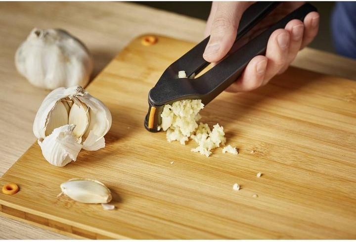 Image du produit Fiskars 1028361 Functional Form, presse-ail
