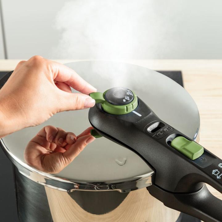 Image du produit Tefal Secure Trendy Autocuiseur (25 cm, Cuiseur à vapeur, Acier inoxydable)