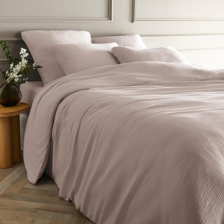 Dusky pink