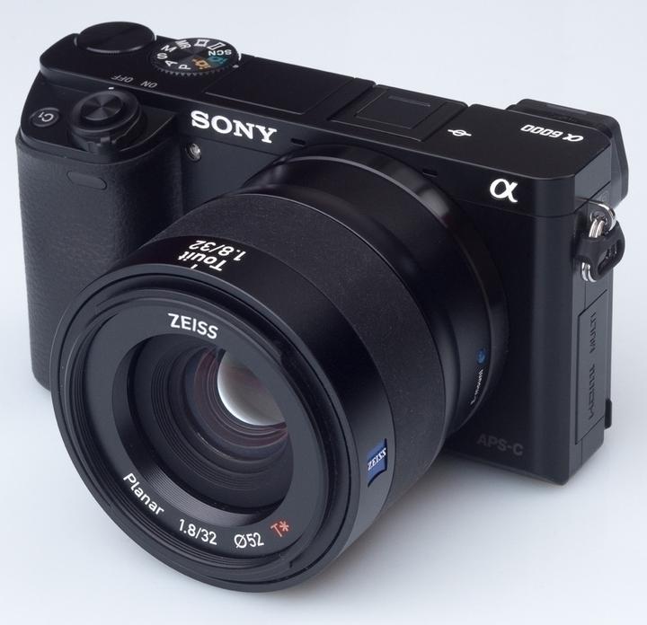 Image du produit Zeiss Touit 32mm, f/1.8 (Sony E, APS-C / DX)