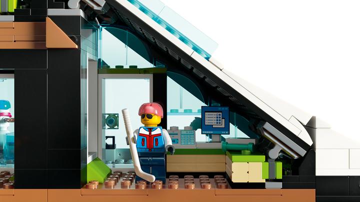 Actual product image LEGO Winter sports park (60366, LEGO City)
