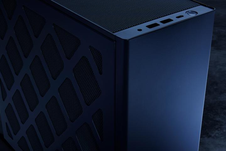 Actual product image ASUS NUC 13 Extreme Kit - NUC13RNGi7 (Intel Core i7-13700K)