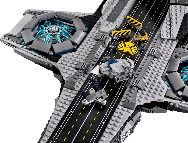 Actual product image LEGO The Shield Helicarrier (76042, LEGO Marvel, LEGO Rare Sets)