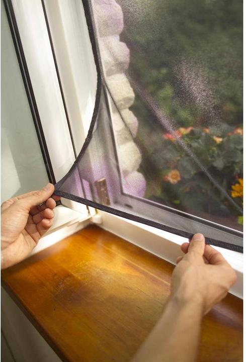 Produktbild tesa Insektenschutz COMFORT für Fenster, mit Klettband, selbstklebend, ohne Bohren (130 x 150 cm)