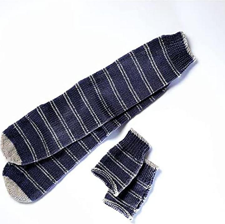 Actual product image Thumbs Up Harry Potter - Ravenclaw knit set of house socks and mittens