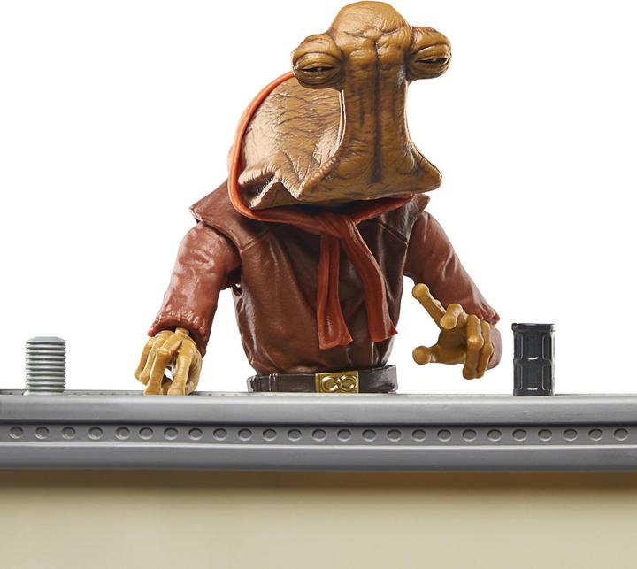 Actual product image Hasbro Star Wars Episode IV Black Series Deluxe Action Figure Momaw Nadon 15 cm
