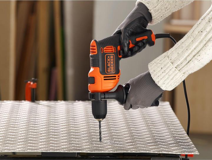 Produktbild Black & Decker BEH710QS Schlagbohrmaschine (Netzbetrieb)