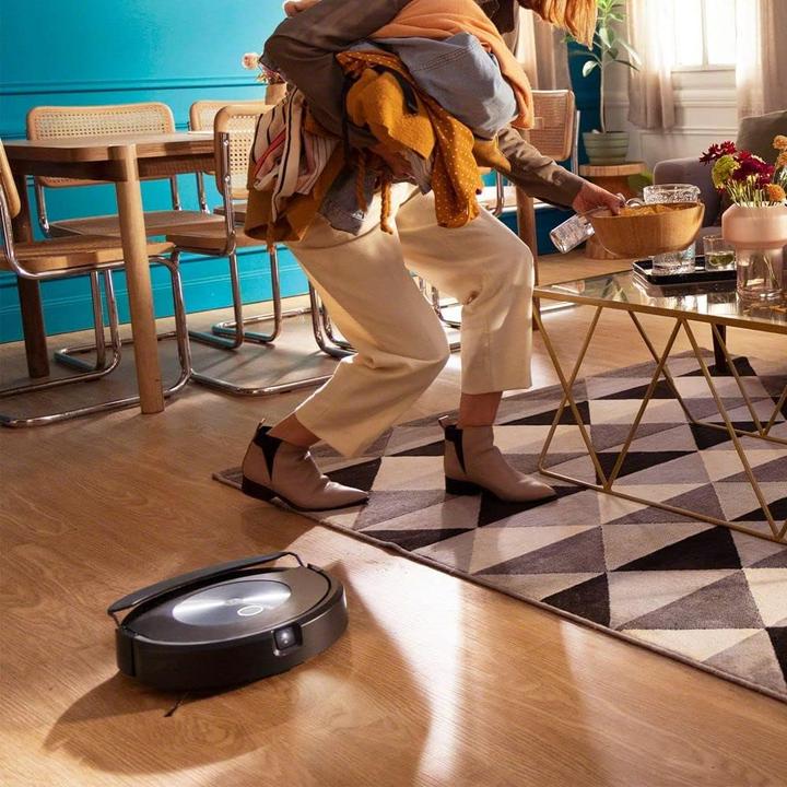 Actual product image iRobot Roomba Combo j7 (c7158) (Vacuum mopping robot)