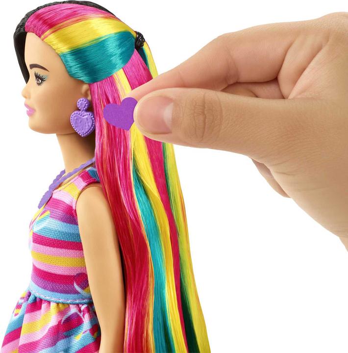 Immagine prodotto Barbie Bambola Totally Hair con look a cuore, Petite, capelli lunghi 21,6 cm, 15 accessori, a partire da 3