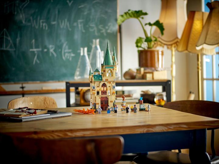 Actual product image LEGO Hogwarts: Room of Wishes (76413, LEGO Harry Potter)