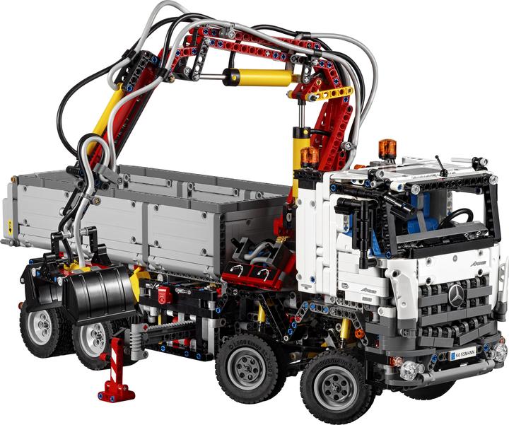 Actual product image LEGO Mercedes-Benz Arocs 3245 (42043, LEGO Technic)