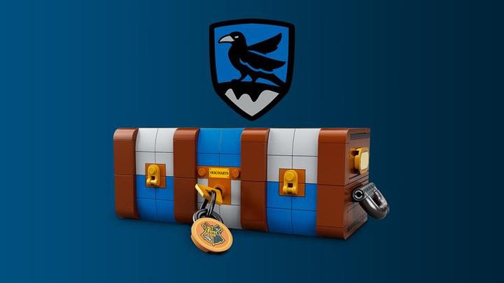 Actual product image LEGO Hogwarts magic suitcase (76399, LEGO Harry Potter)
