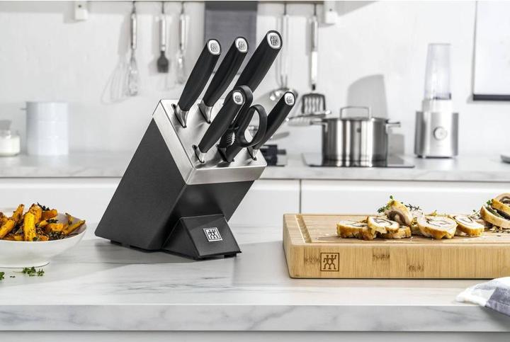 Actual product image Zwilling All Star self-sharpening knife block, 7 pcs.