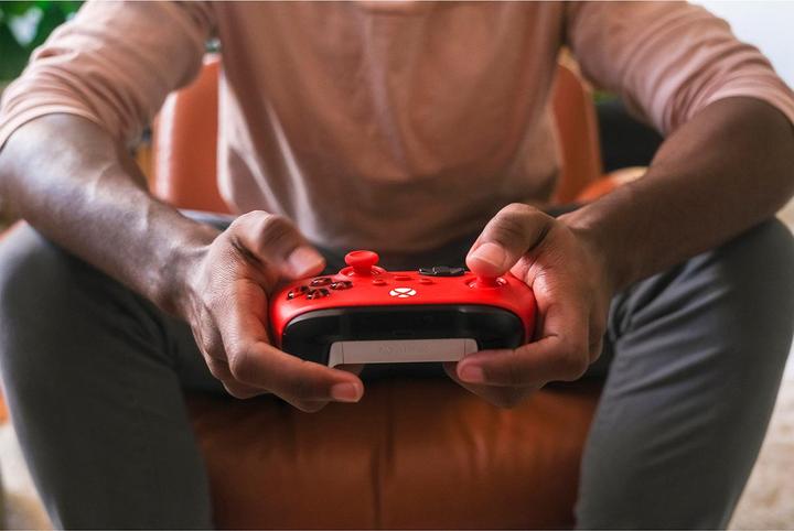 Actual product image Microsoft Xbox Wireless Controller - Pulse Red (PC, Xbox One X, Xbox Series X, Xbox One S, Xbox Series S)