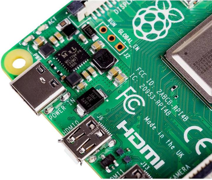 Actual product image Raspberry Pi Essentials Kit