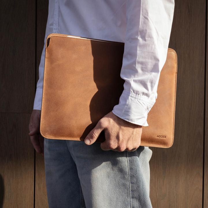 Immagine prodotto Accezz Leather Laptop hoes MacBook 14 inch - Laptopsleeve - Cognac (14", Apple)